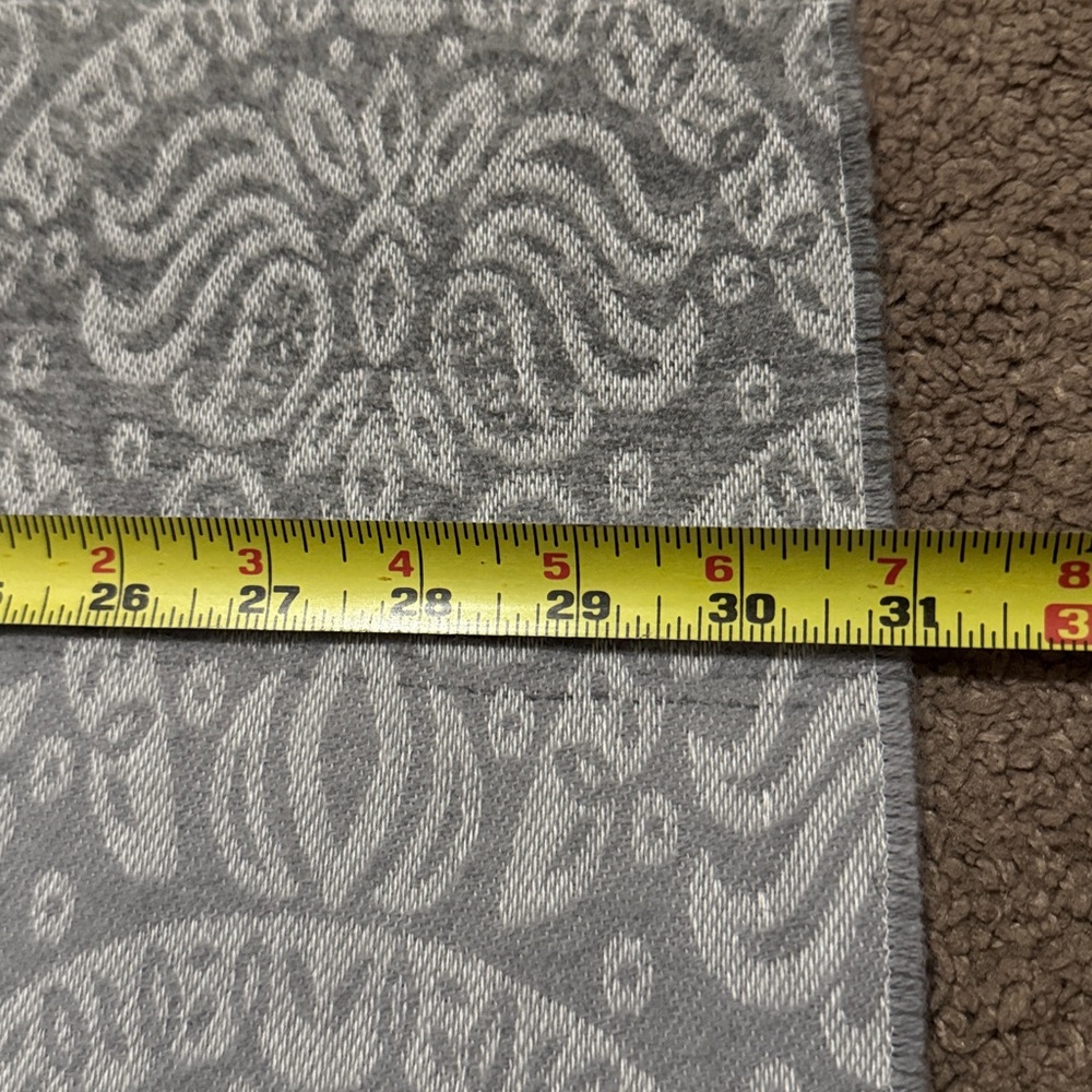 Stunning Italian Wrap/Shawl Scarf-Like New-Gray Ombre Print-Twisted Fringe-Soft - Picture 15 of 16
